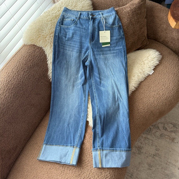 HALARA Denim - Halara Flex High Waisted Pockets Rolled Hem Wide Leg Jean in Blue Sprice Wash